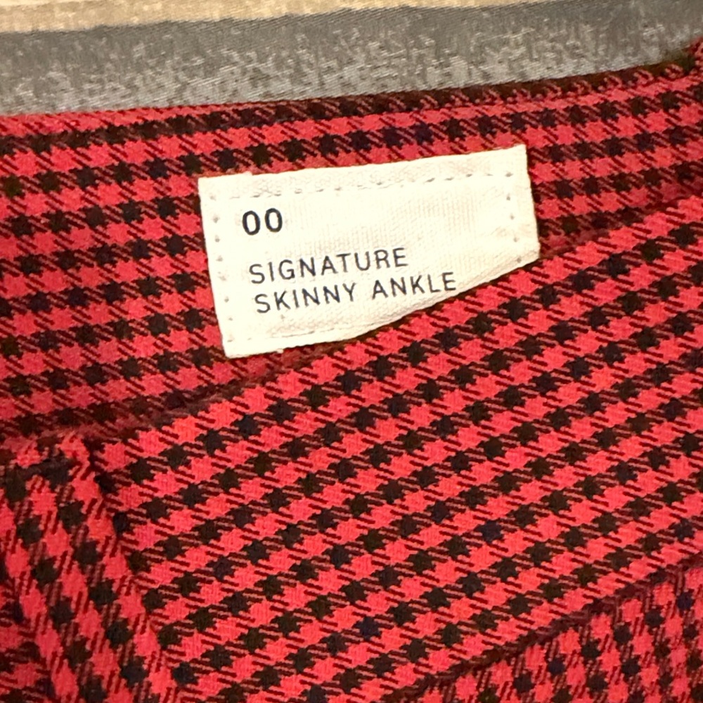 GAP Women's Red Checkered Skinny Pants - Picture 3 of 7